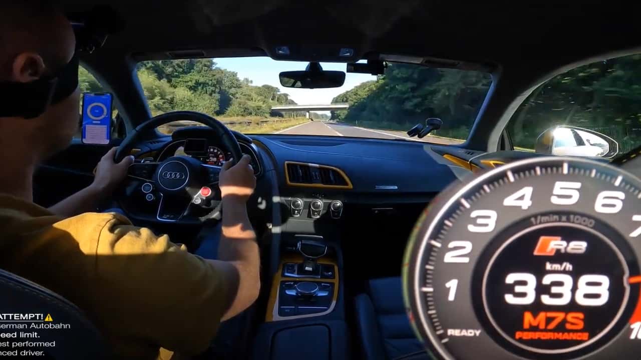 2016 Audi R8 V10 Plus hits top speed on German Autobahn.