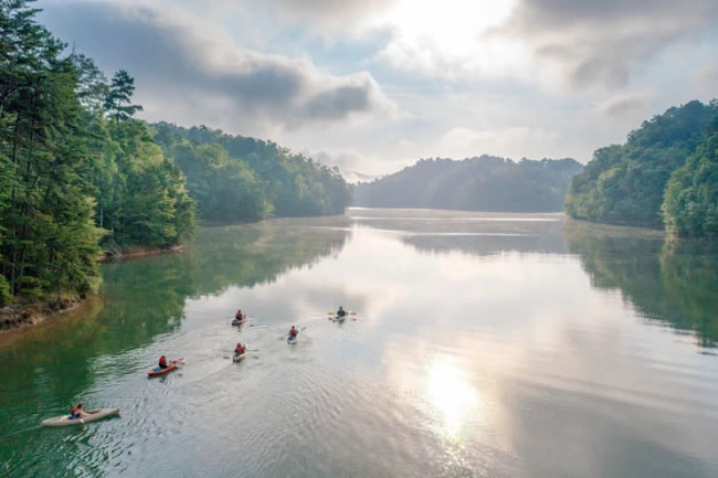 top best lakes to visit in north carolina