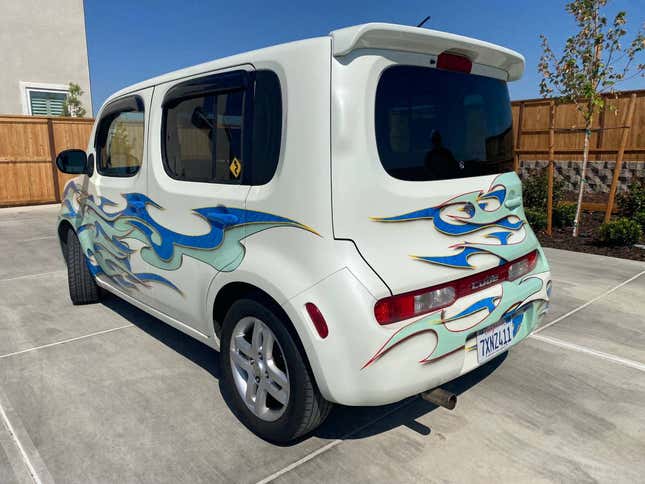 at $5,500, is this 2009 nissan cube a flamin’-good deal?