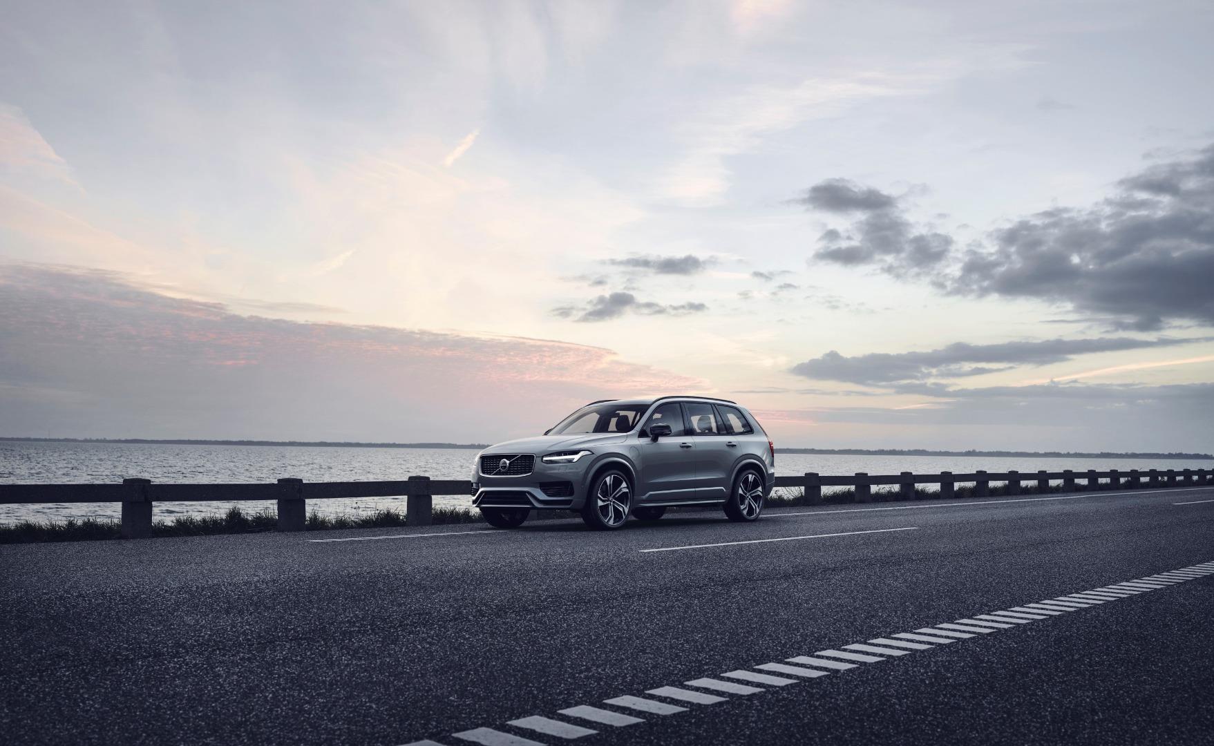 which volvo xc90 is better: diesel or petrol?