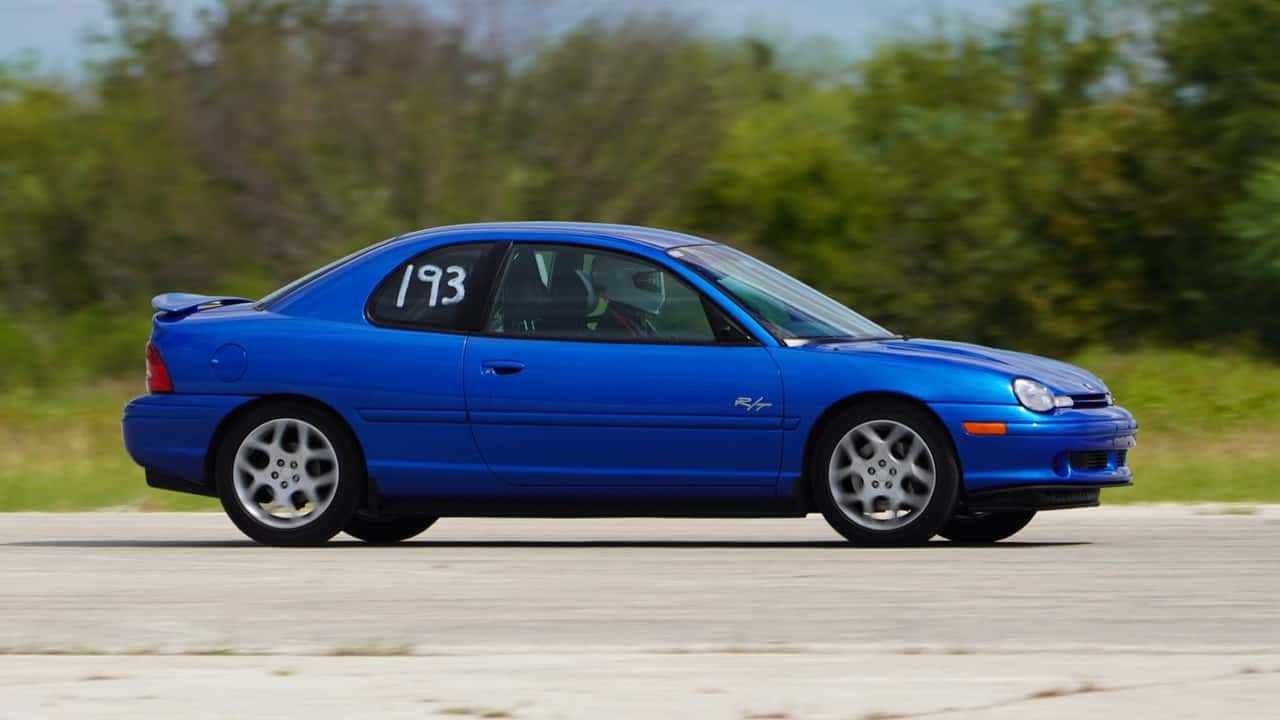 Dodge Neon hits 200.9 mph at the Texas Mile
