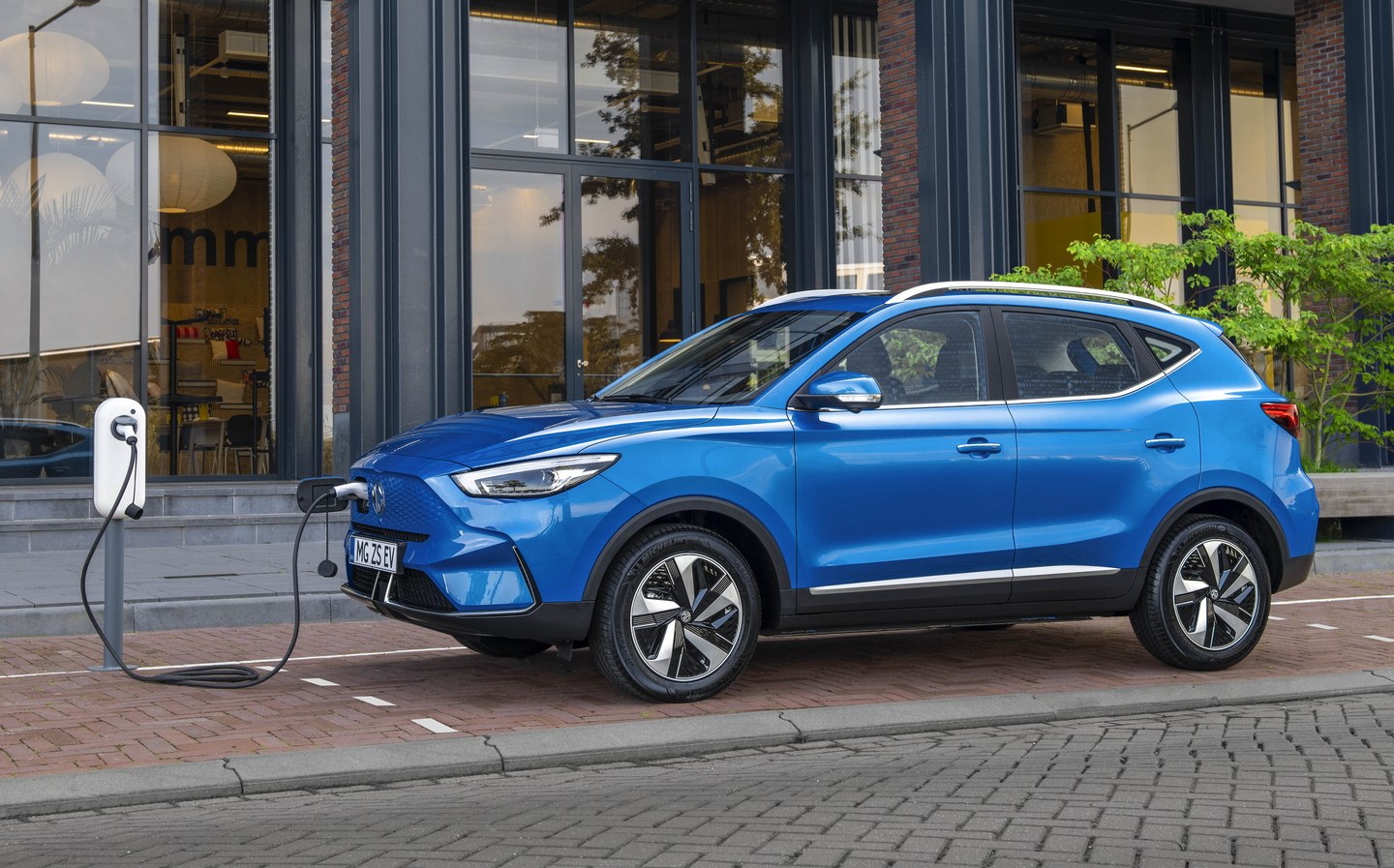 0% apr, annual percentage rate, car buying, ford, peugeot, renault, volvo, the best electric vehicles available on zero per cent apr finance deals right now
