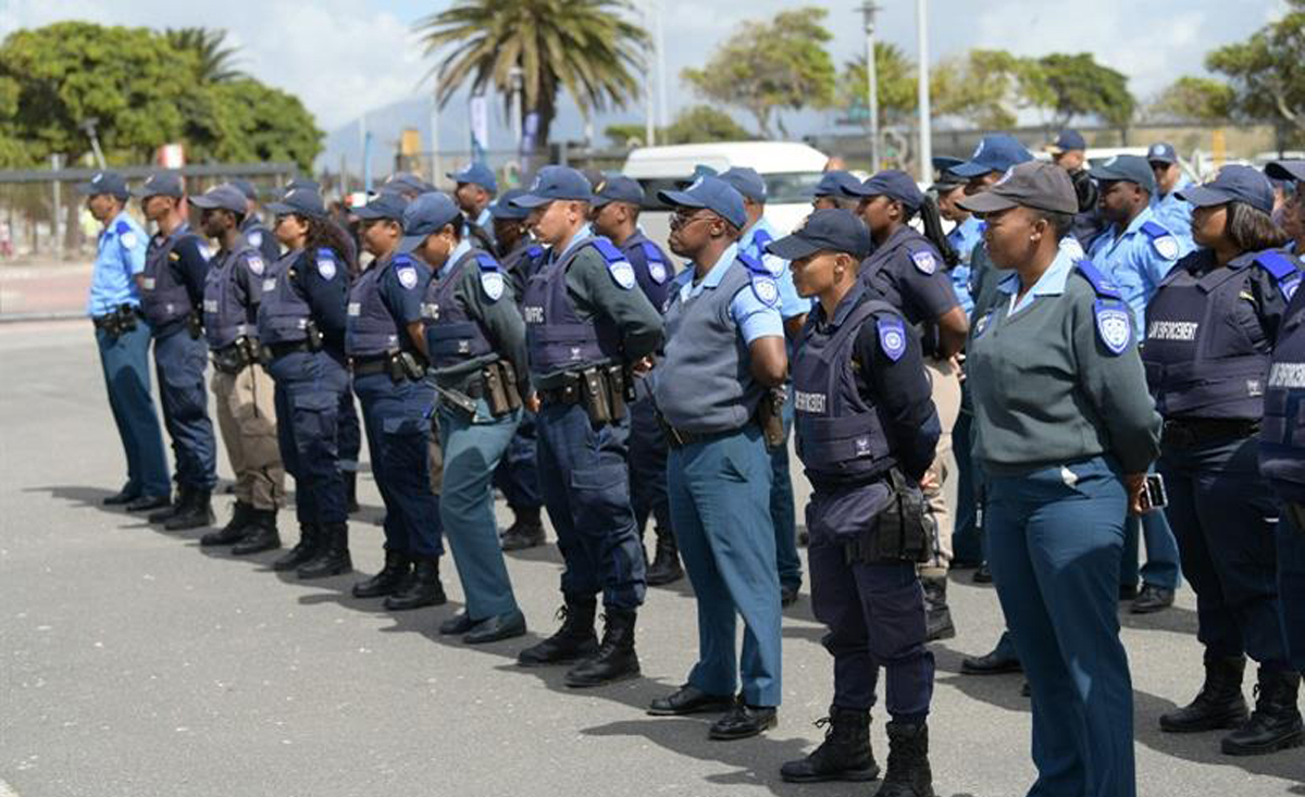cape town, city of cape town, cape town protects commuters with more police at crime hotpots