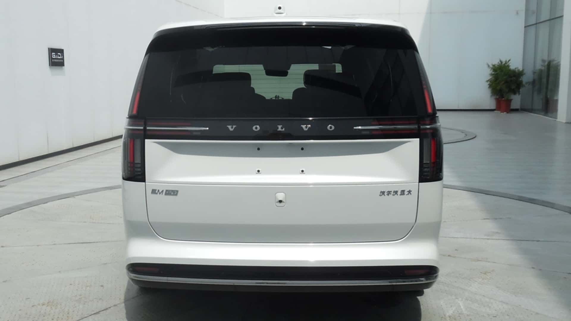 peek inside the volvo em90 minivan, the “scandinavian living room” on wheels