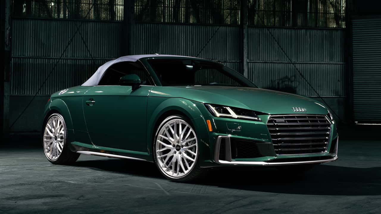 the final audi tt special edition has gorgeous green paint and a gray roof
