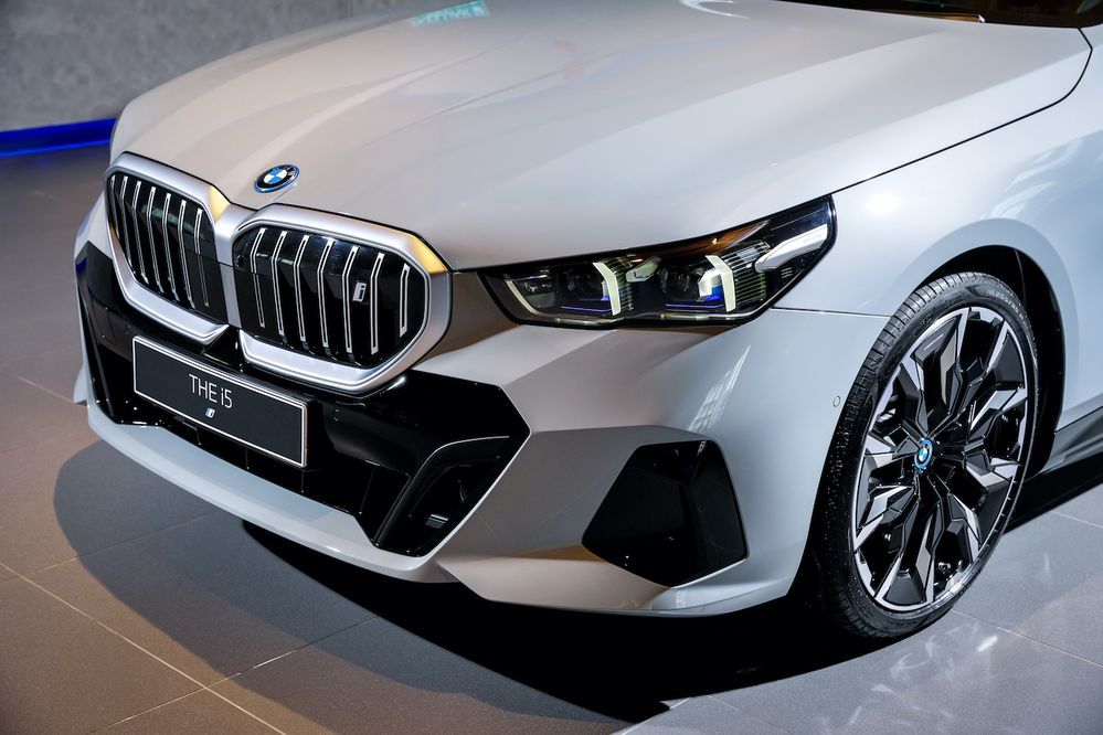 auto news, bmw, malaysia, pace, i5, 5 series, g60, launch, ev, 2024 bmw 5 series (g60) makes its malaysian debut in ev form - i5 edrive40 m sport for rm420k
