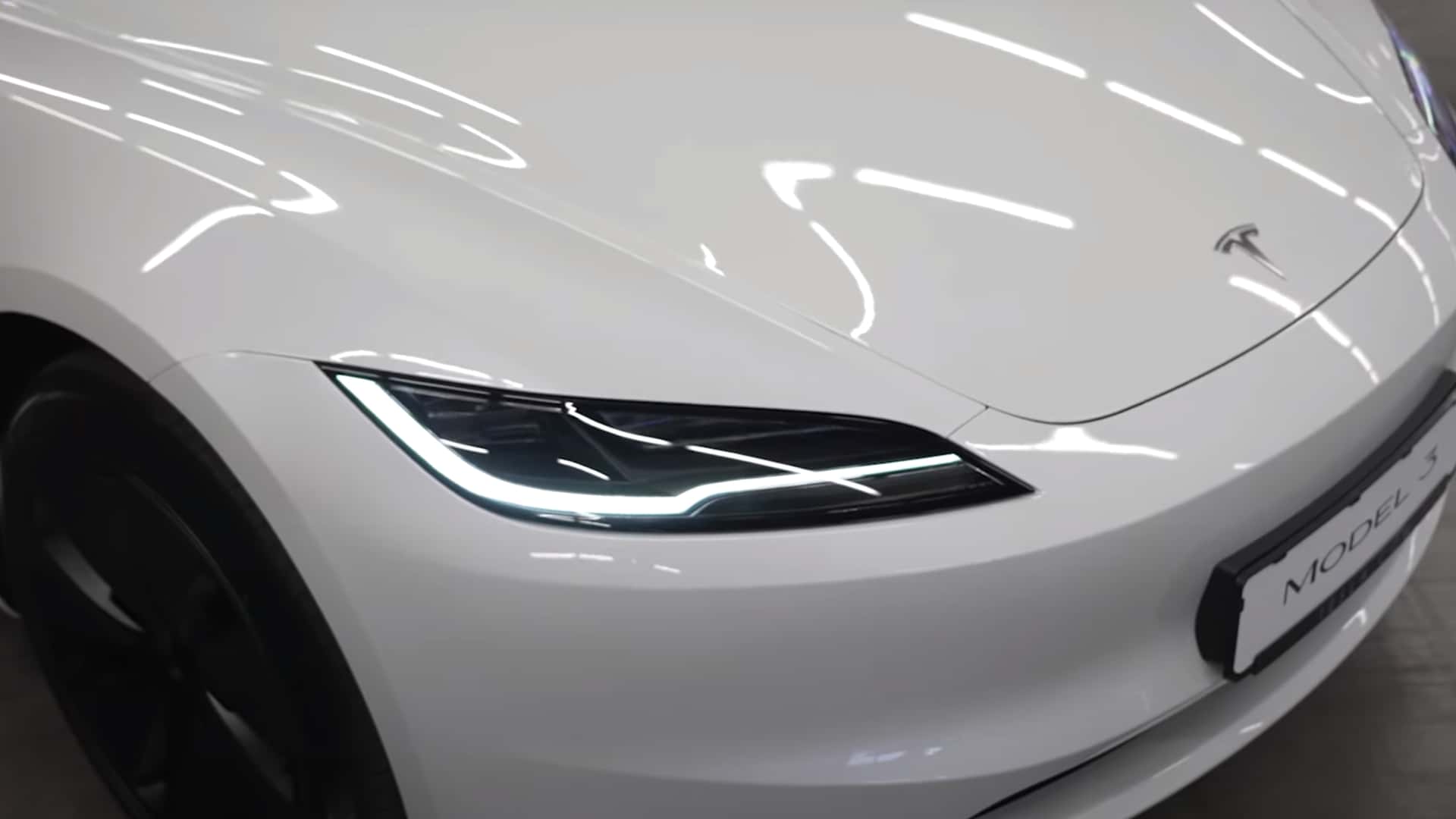 amber reflectors are coming to the u.s.-spec tesla model 3, but the internet disapproves
