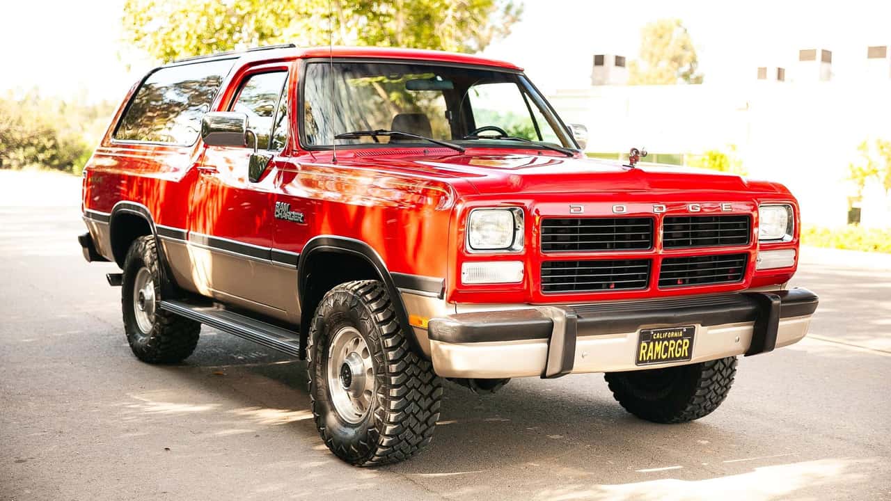forget the 2025 ramcharger, buy this 1993 suv with 5.9-liter v8 instead