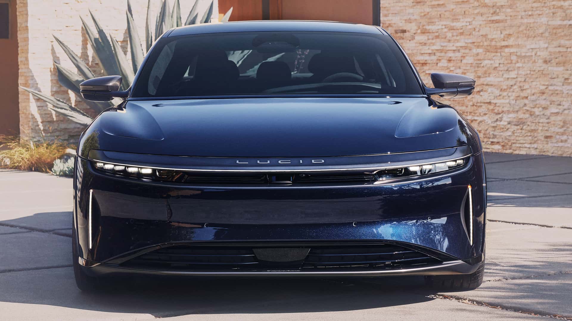 a lucid air can now directly charge other evs