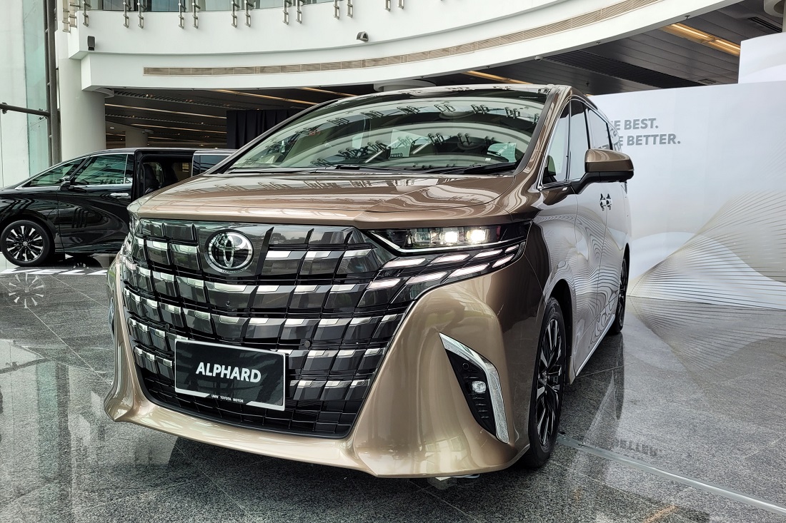 corporate social responsibility, lexus, malaysia, toyota, umw toyota motor, umw toyota motor hits record monthly sales in october 2023