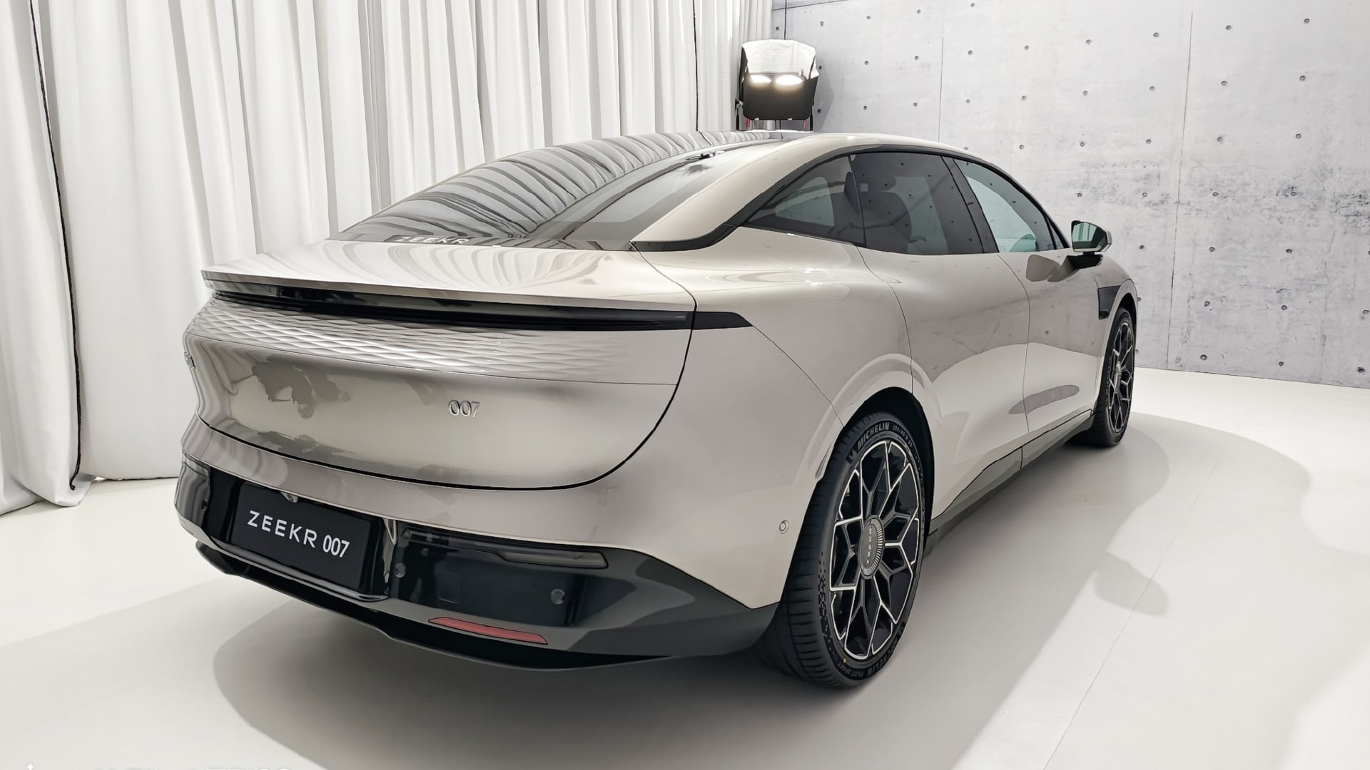 geely’s zeekr 007 electric sedan revealed ahead of official debut