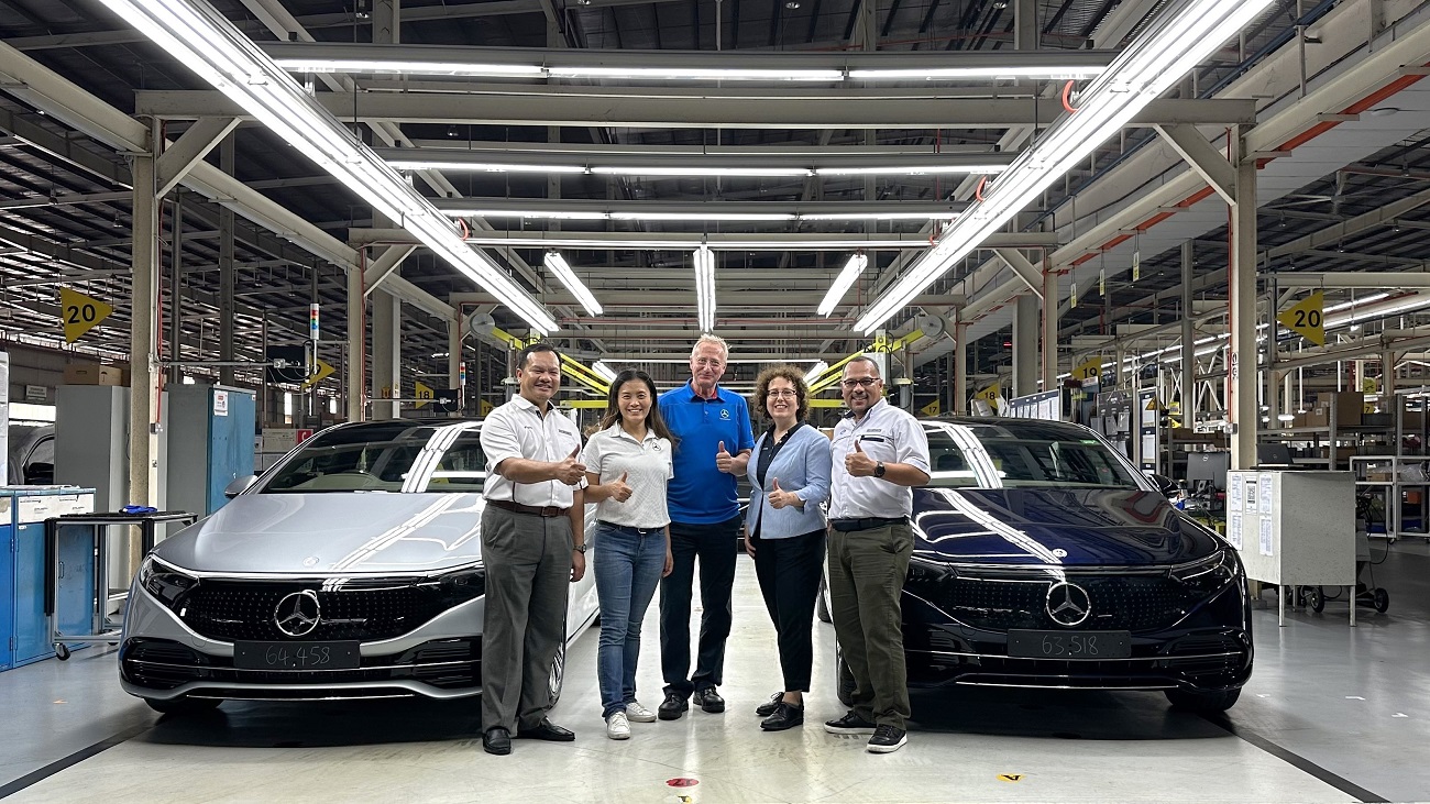hicom automotive, malaysia, mercedes benz, mercedes-benz malaysia, mercedes-benz passenger cars, mercedes-benz celebrates roll out of 100,000th car from pekan