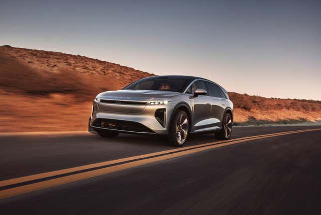 Image for article titled 2025 Lucid Gravity Is Queen Of The Electric SUVs With A 440-Mile Range