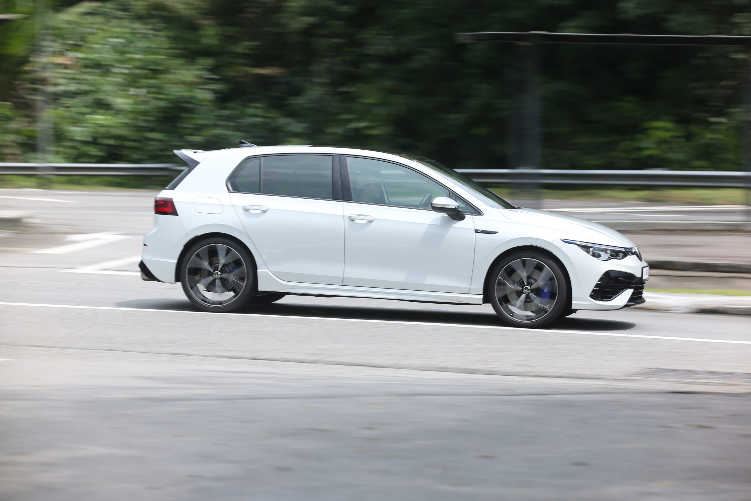 mreview: volkswagen golf r - the hottest of hatches