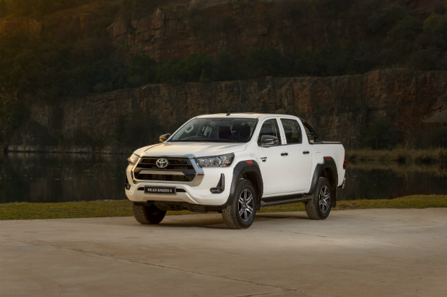 how much weight can the toyota hilux carry?