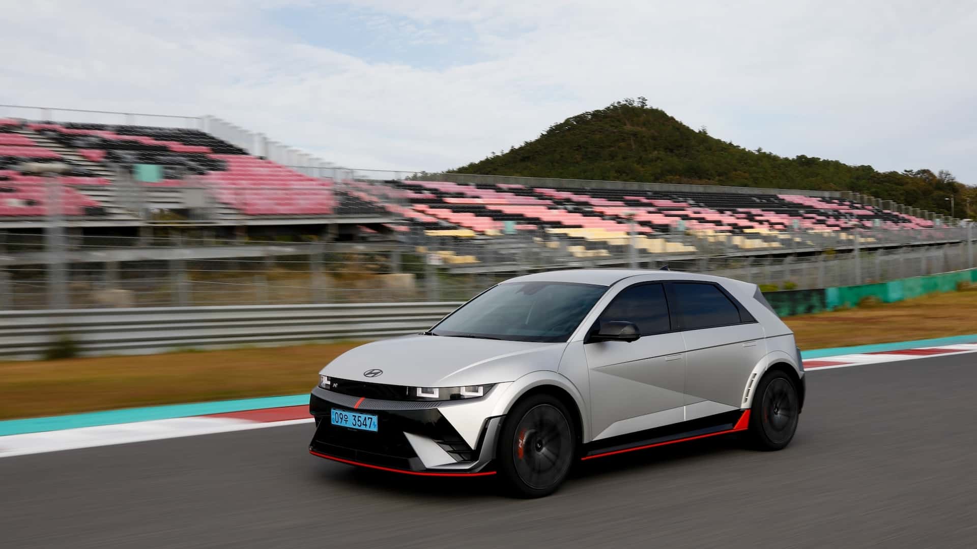 2024 hyundai ioniq 5 n first drive: more than just huge power (but it has that too)