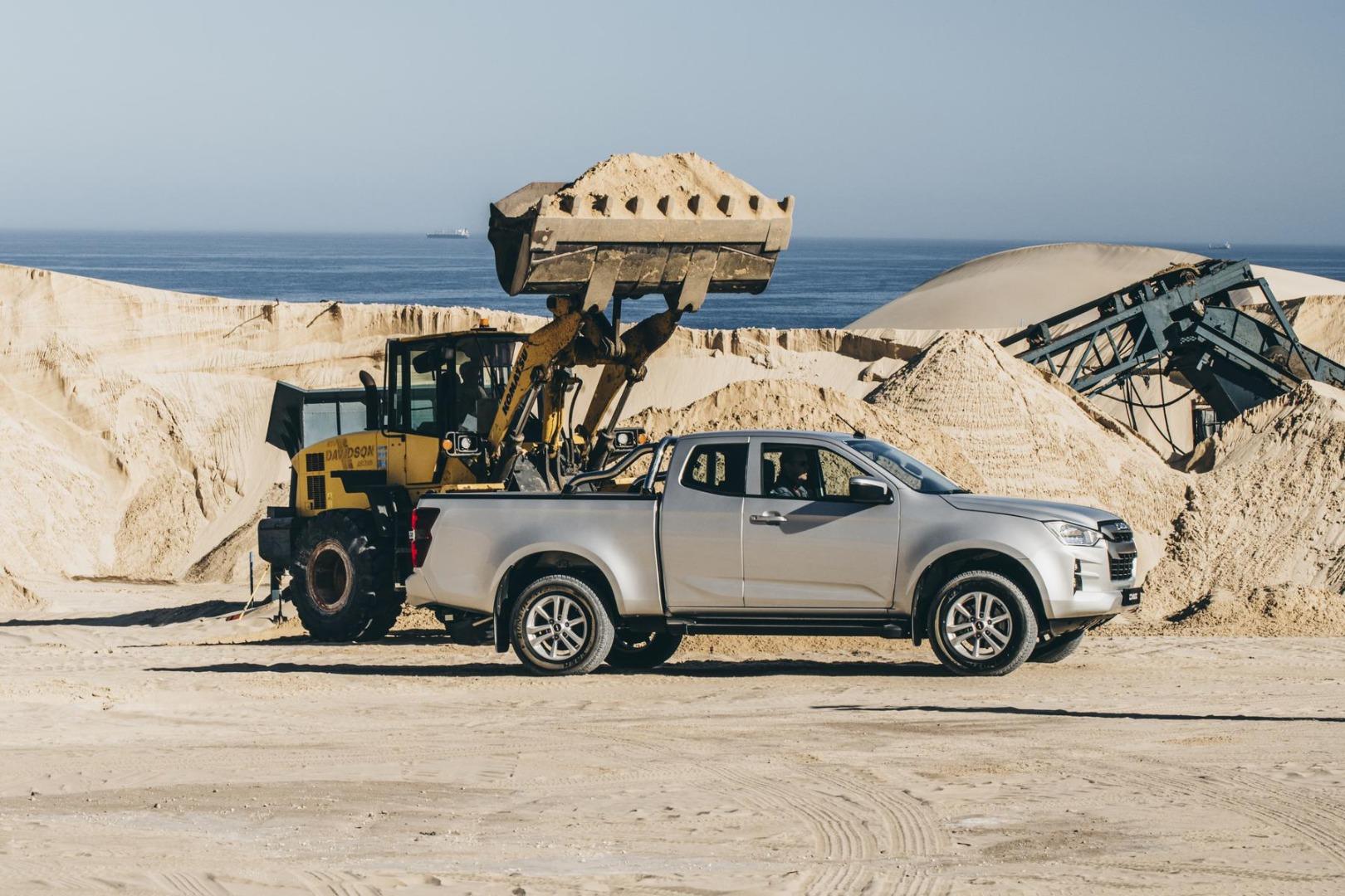 how much weight can the isuzu d-max carry?