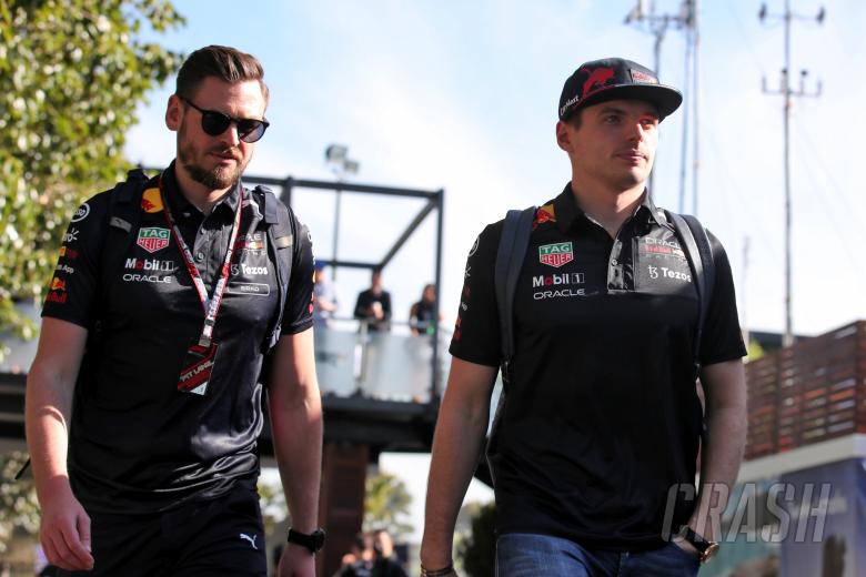 max verstappen loses performance coach for f1 2024 - but replacement poached from ferrari's carlos sainz