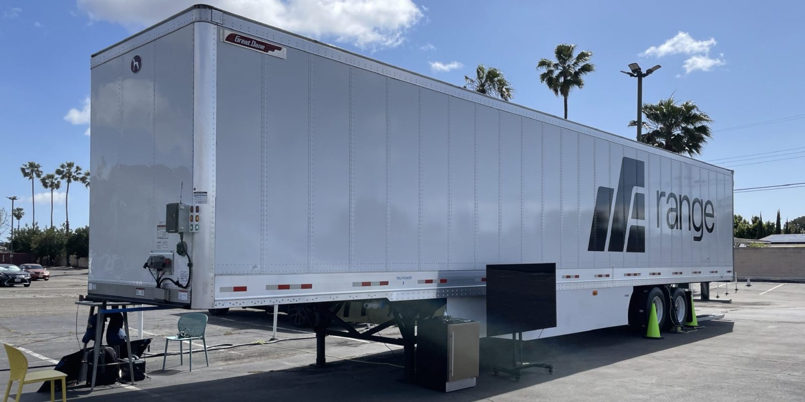 range energy’s electric trailer can improve semi-truck mpg by 36%