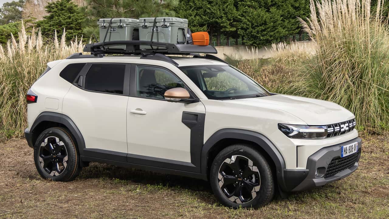 2024 dacia duster adds hybrid power and a double bed